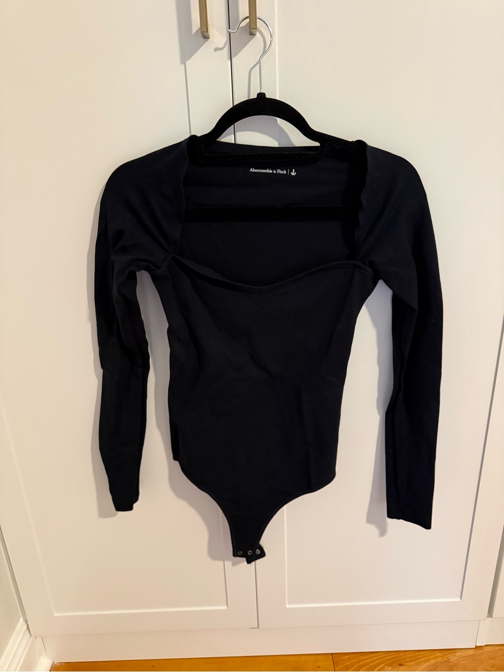 Abercrombie & Fitch Black Long Sleeve Sweetheart Bodysuit - Picture 2 of 2